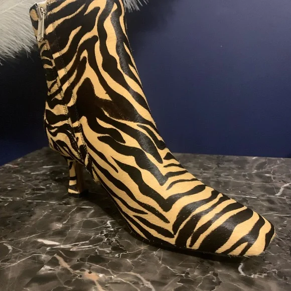 SAM EDELMAN Zebra Print Ankle Boots NWB!!!! - Picture 2 of 9